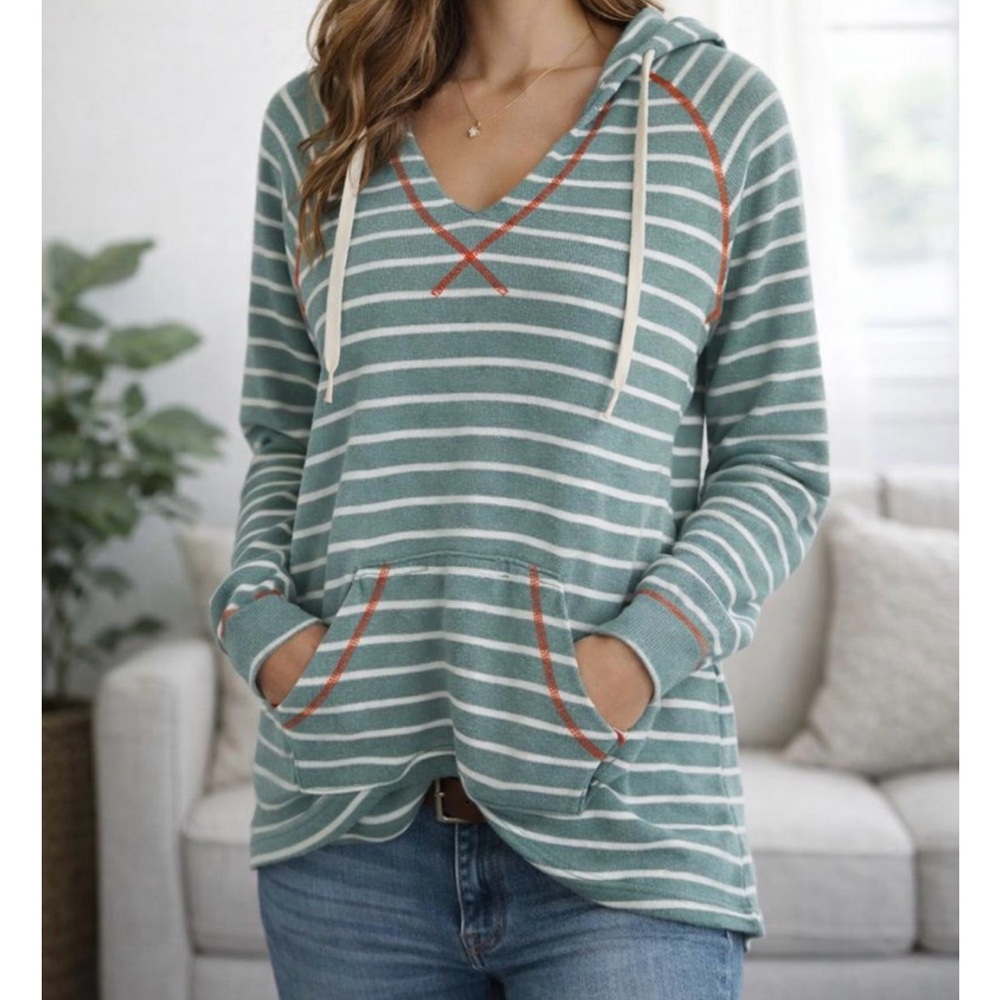 * Columbia Sage Green & White Striped Hooded Pullover Sweatshirt Women’s Small